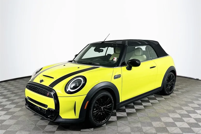 2023 Mini Cooper Convertible S photo 1