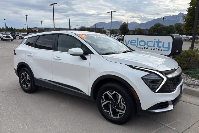 2024 Kia Sportage LX photo 1