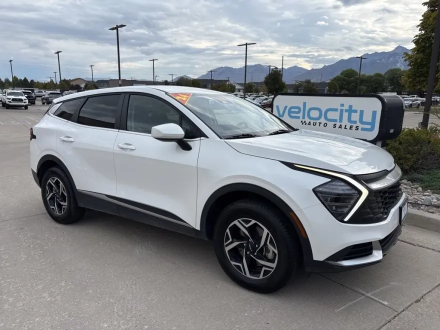 2024 Kia Sportage LX photo 1