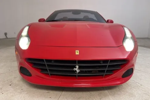 2017 Ferrari California T photo 3