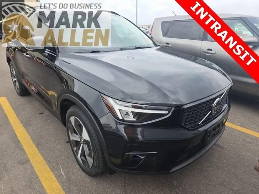 2023 Volvo XC40 Ultimate photo 1