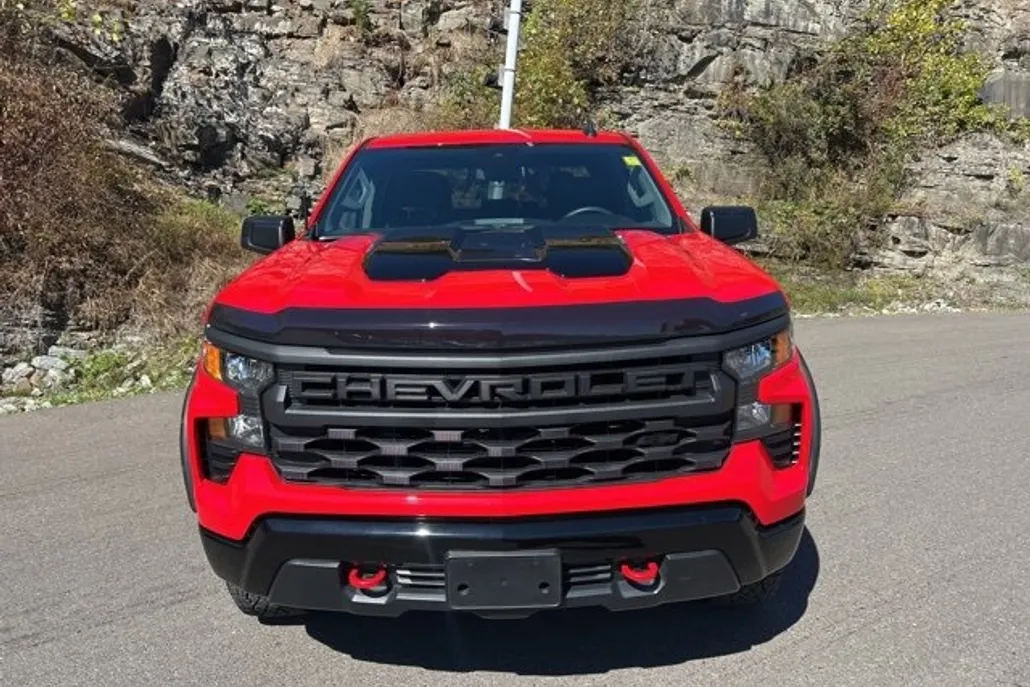 2024 Chevrolet Silverado 1500 Custom Trail Boss photo 1