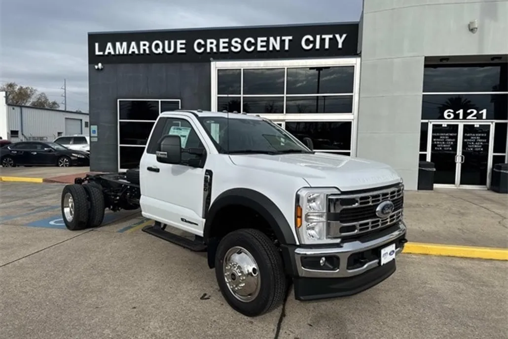2025 Ford F-550 photo 1