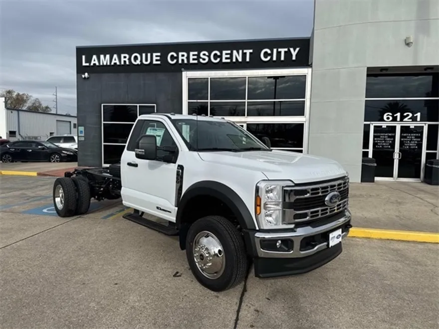 2025 Ford F-550 photo 1
