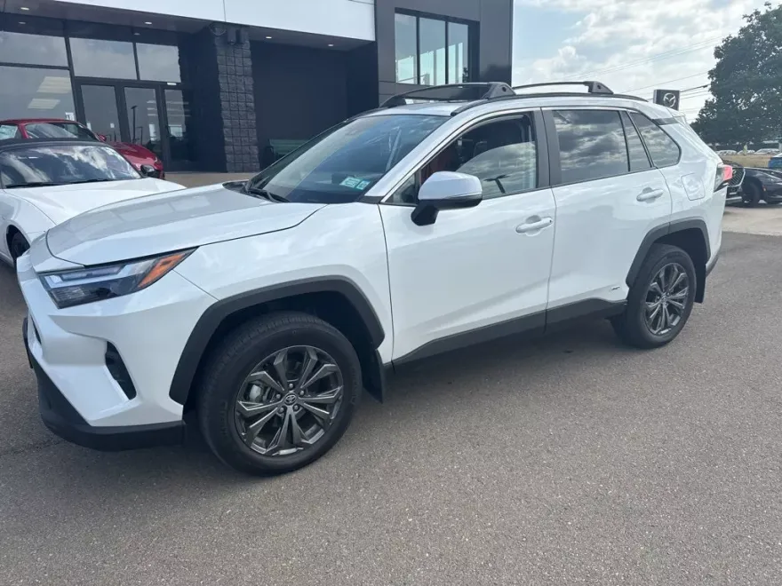2023 Toyota RAV4 Hybrid XLE Premium photo 1
