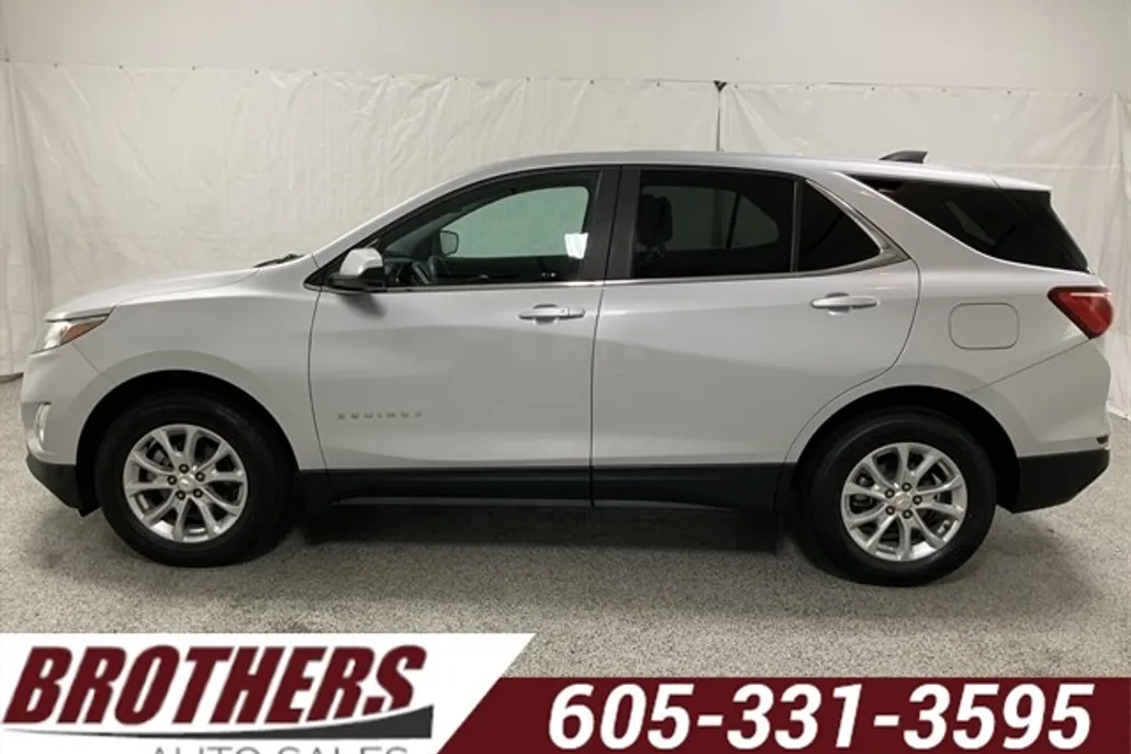 2021 Chevrolet Equinox LT photo 1