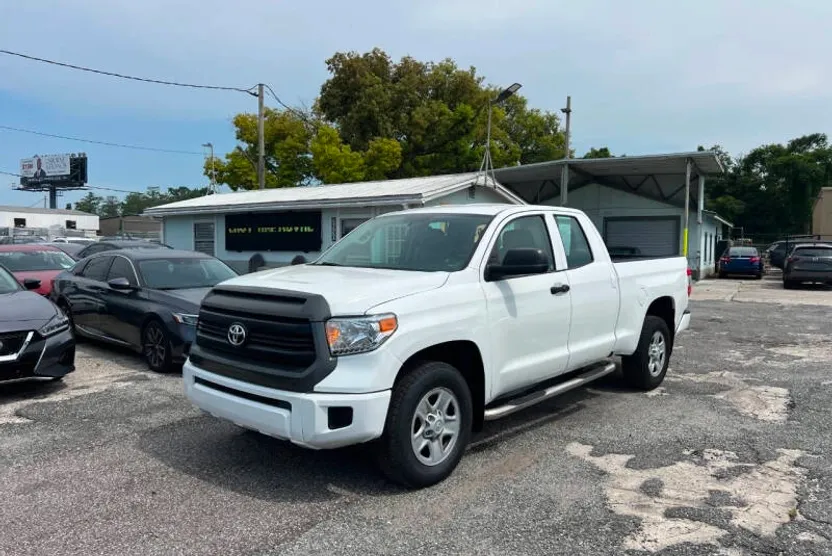 2017 Toyota Tundra SR photo 1