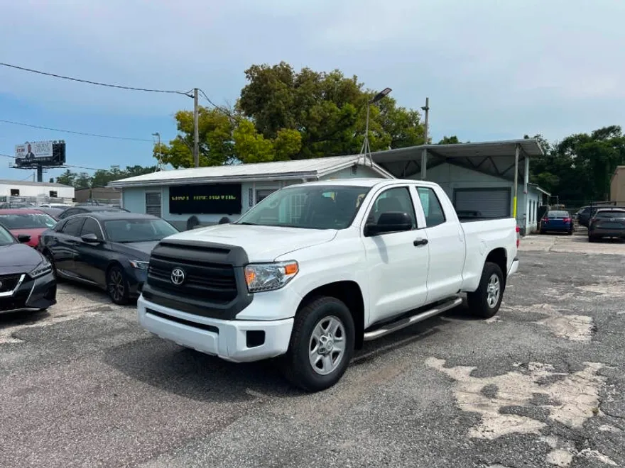 2017 Toyota Tundra SR photo 1