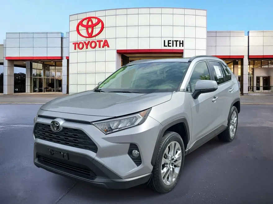 2020 Toyota RAV4 XLE Premium photo 1