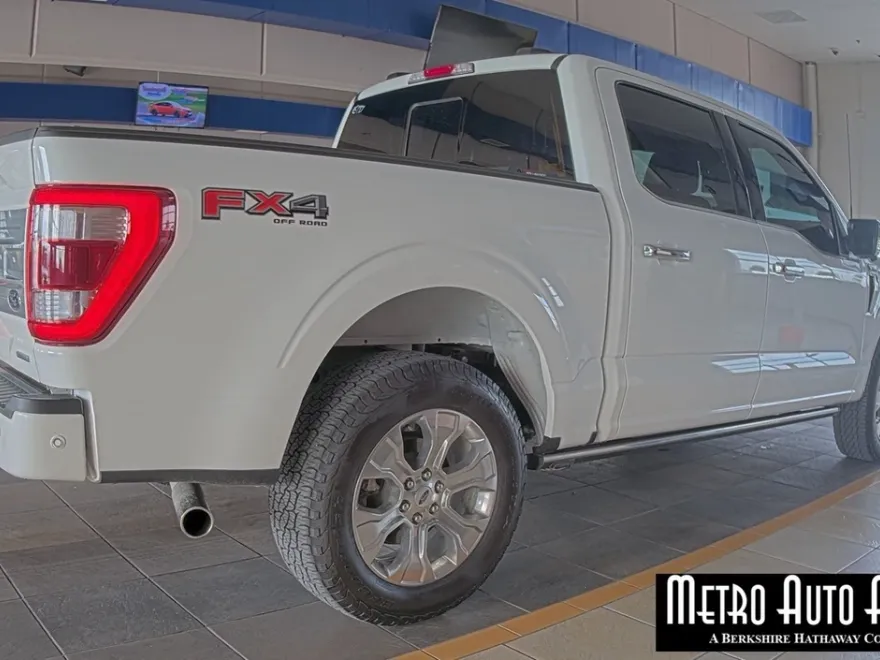 2023 Ford F-150 Platinum photo 1