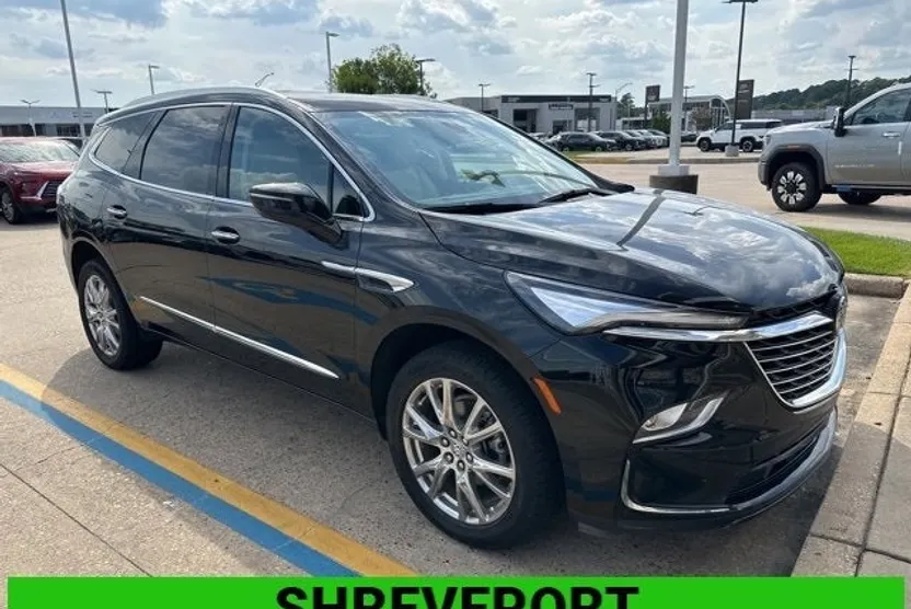 2023 Buick Enclave Essence photo 1