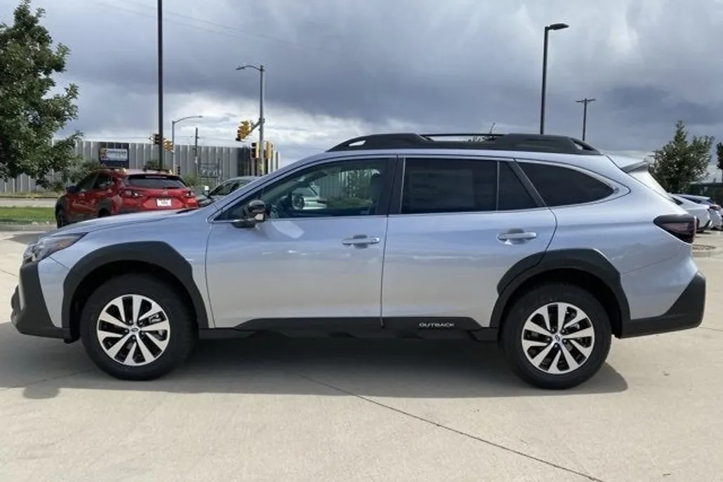2025 Subaru Outback Premium photo 1