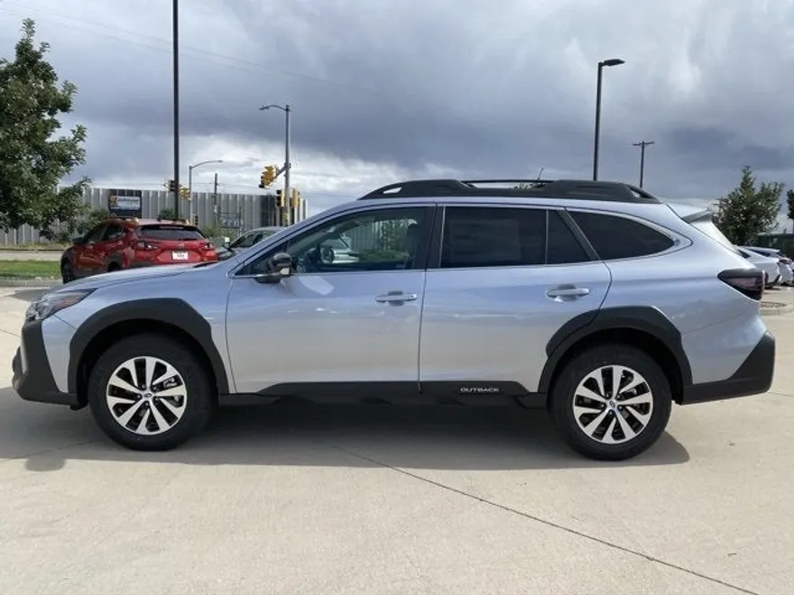 2025 Subaru Outback Premium photo 1