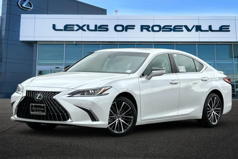 2025 Lexus ES 300h photo 1