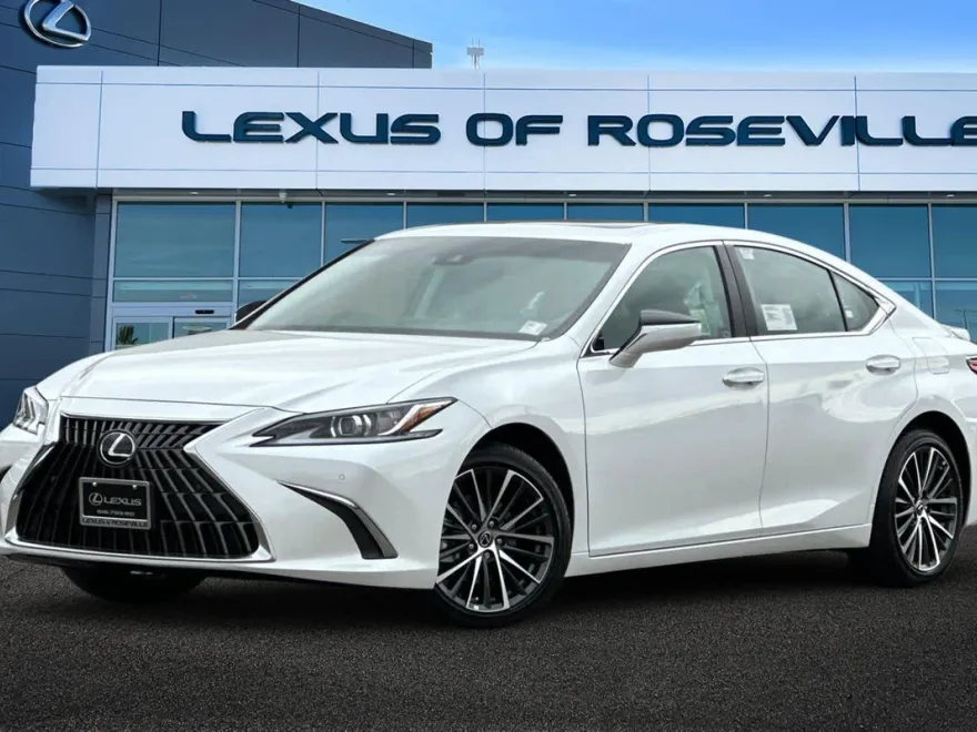 2025 Lexus ES 300h photo 1
