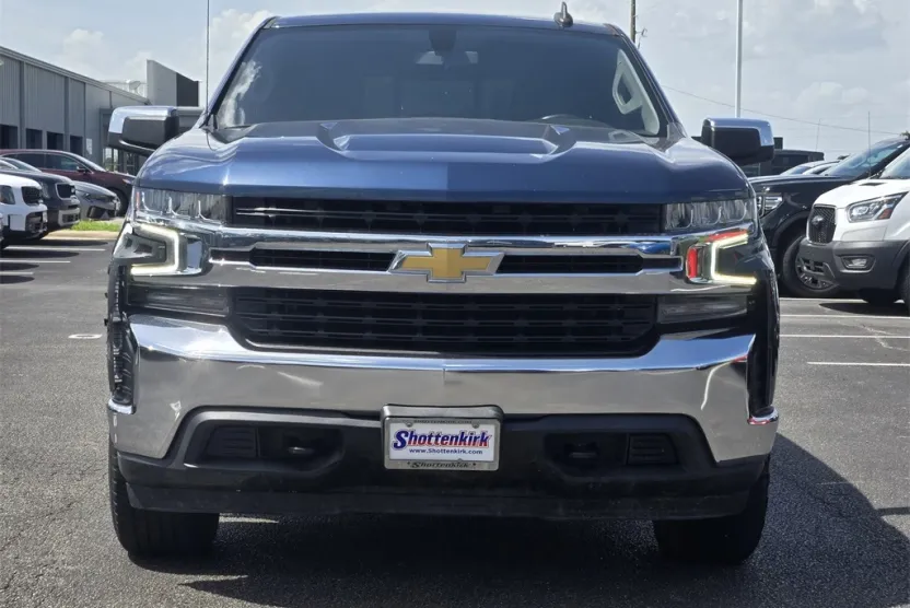 2022 Chevrolet Silverado 1500 LT photo 1