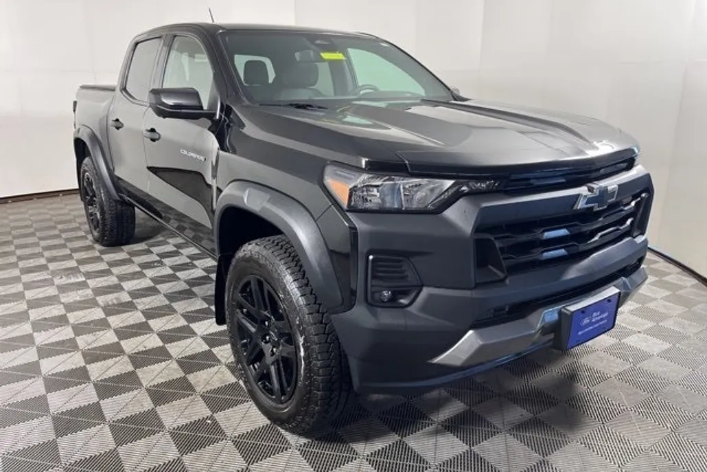 2023 Chevrolet Colorado Trail Boss photo 1