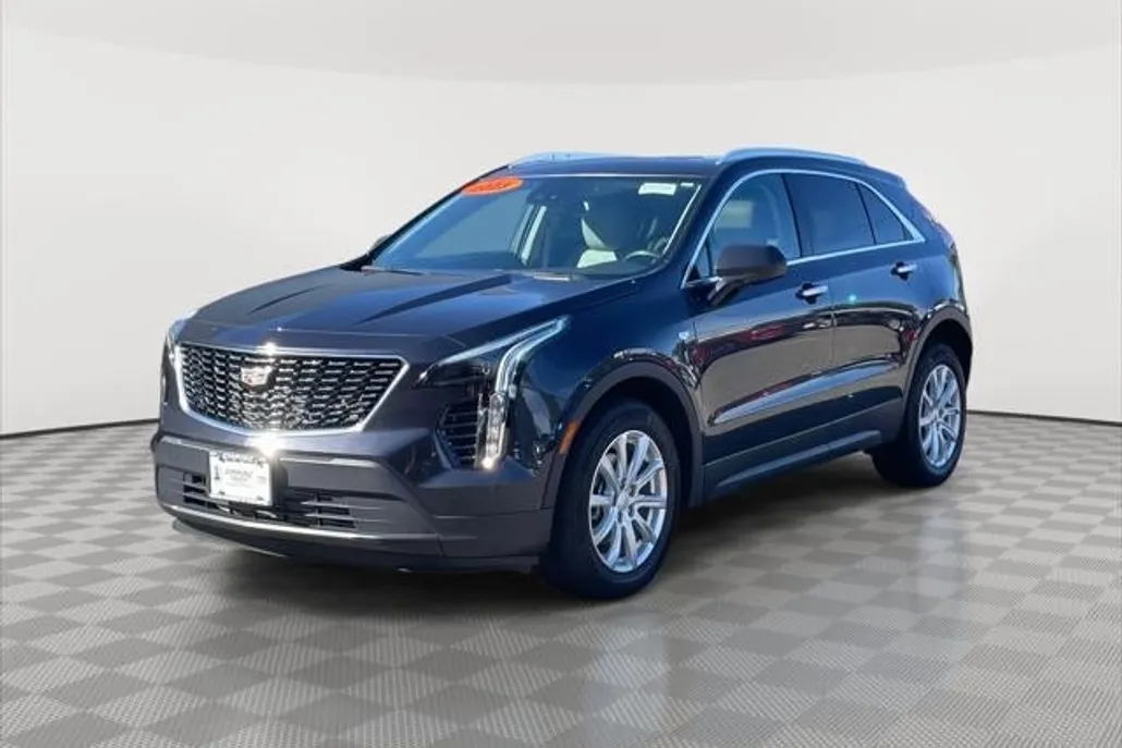 2023 Cadillac XT4 Luxury photo 1