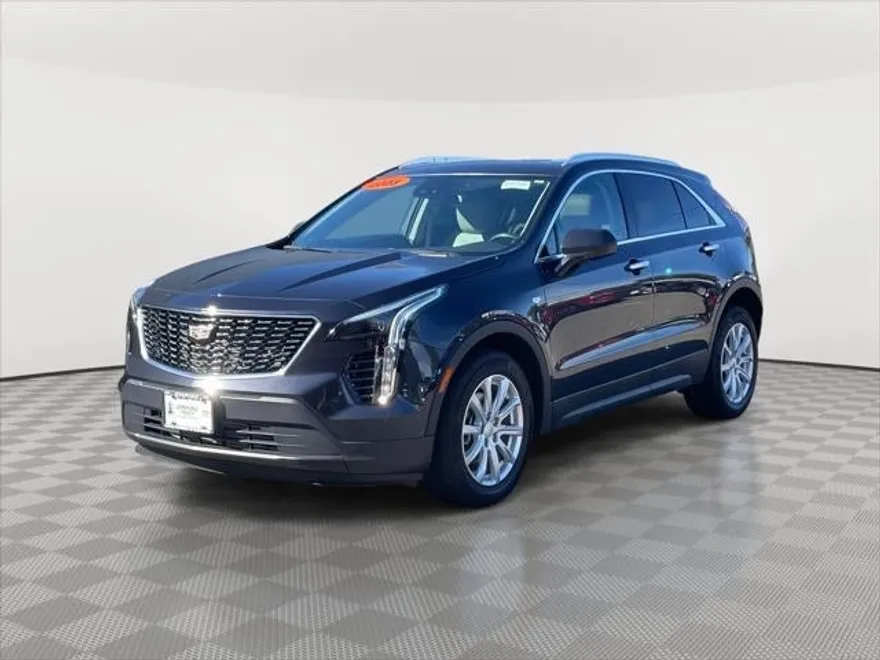 2023 Cadillac XT4 Luxury photo 1