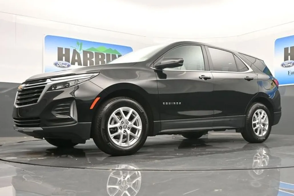 2024 Chevrolet Equinox LT photo 1