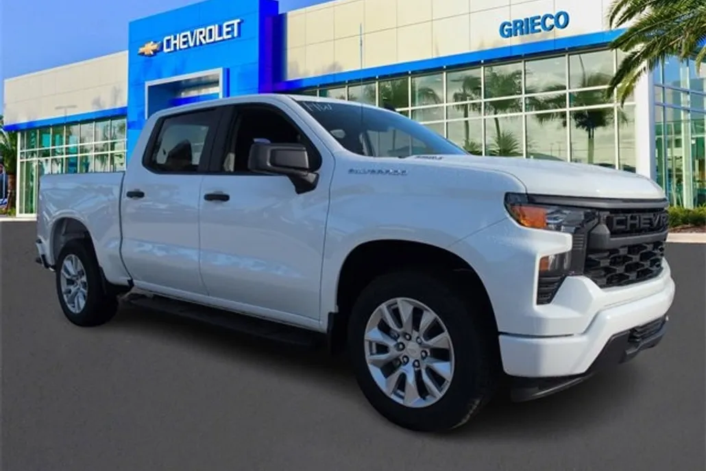 2026 Chevrolet Silverado Custom photo 1