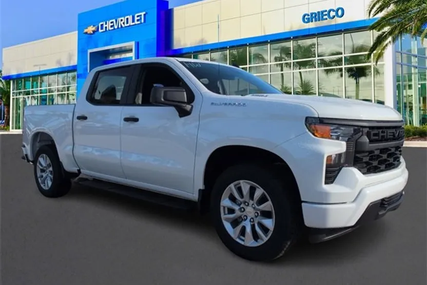 2026 Chevrolet Silverado Custom photo 1