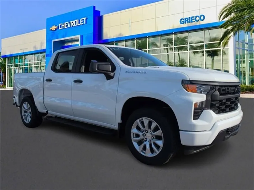 2026 Chevrolet Silverado Custom photo 1