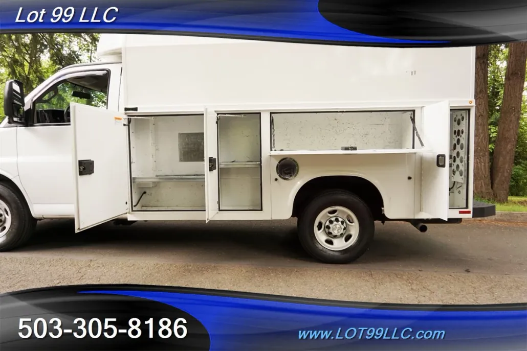 2019 Chevrolet Express 3500 Cutaway photo 1