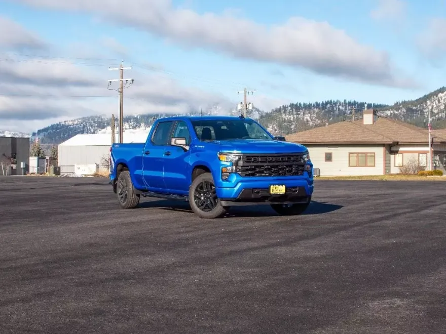 2025 Chevrolet Silverado 1500 Custom photo 1