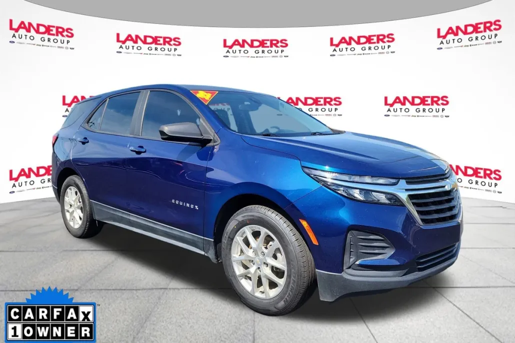 2022 Chevrolet Equinox LS photo 1