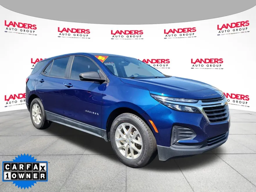 2022 Chevrolet Equinox LS photo 1