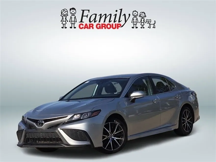 2023 Toyota Camry SE photo 1
