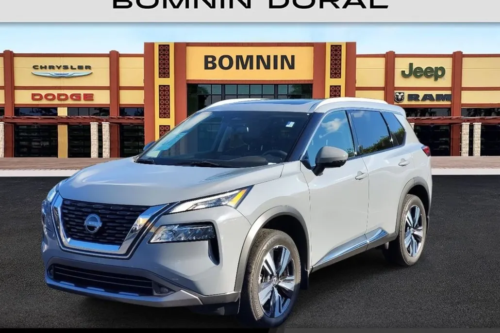 2022 Nissan Rogue SL photo 1