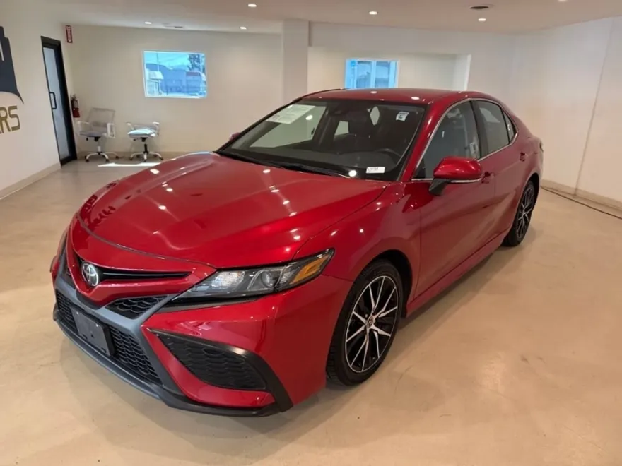 2023 Toyota Camry SE photo 1