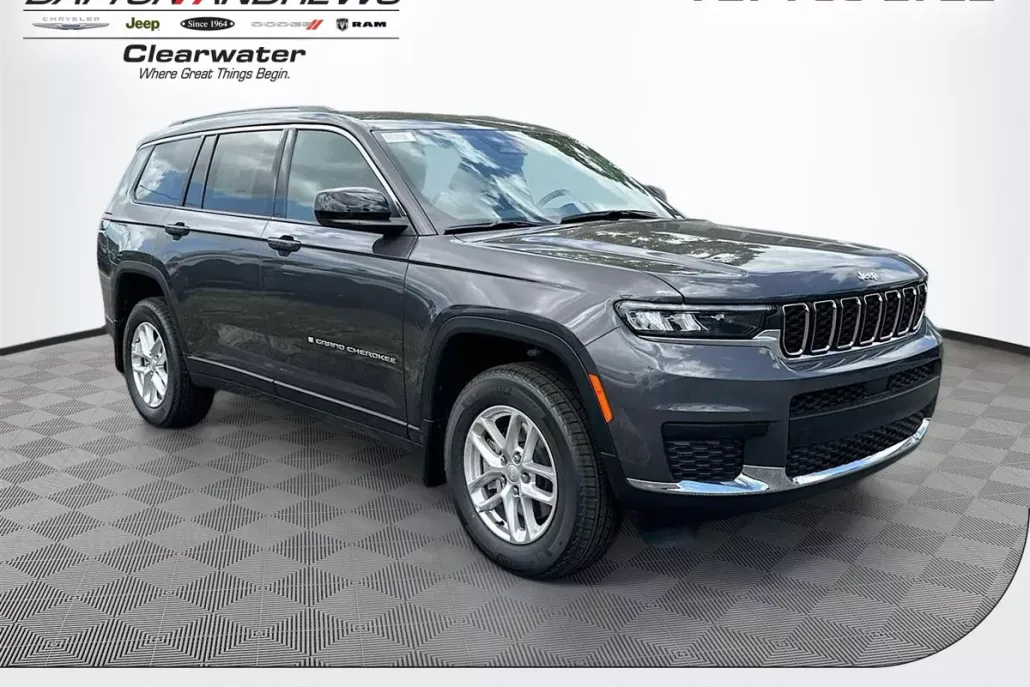 2025 Jeep Grand Cherokee Laredo photo 1