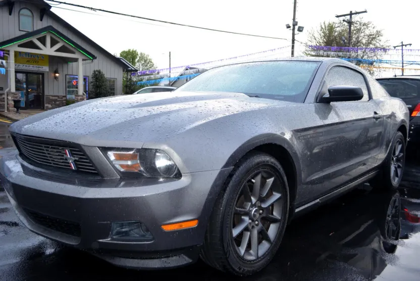 2011 Ford Mustang photo 1