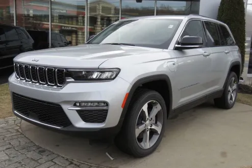 2023 Jeep Cherokee photo 2