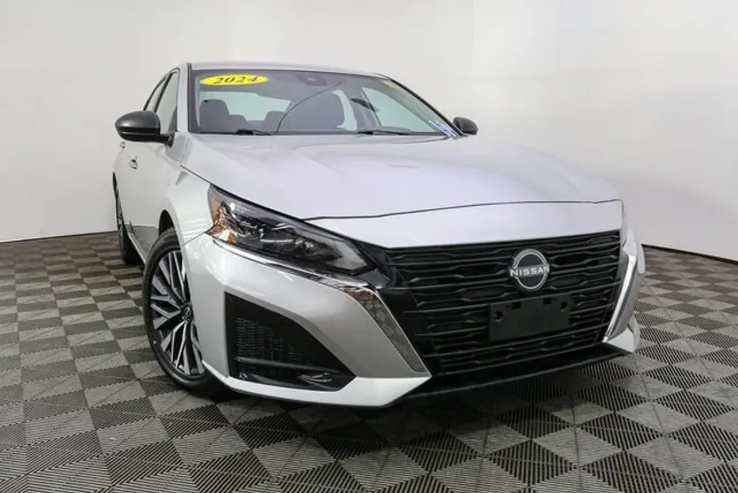 2024 Nissan Altima 2.5 SV photo 1