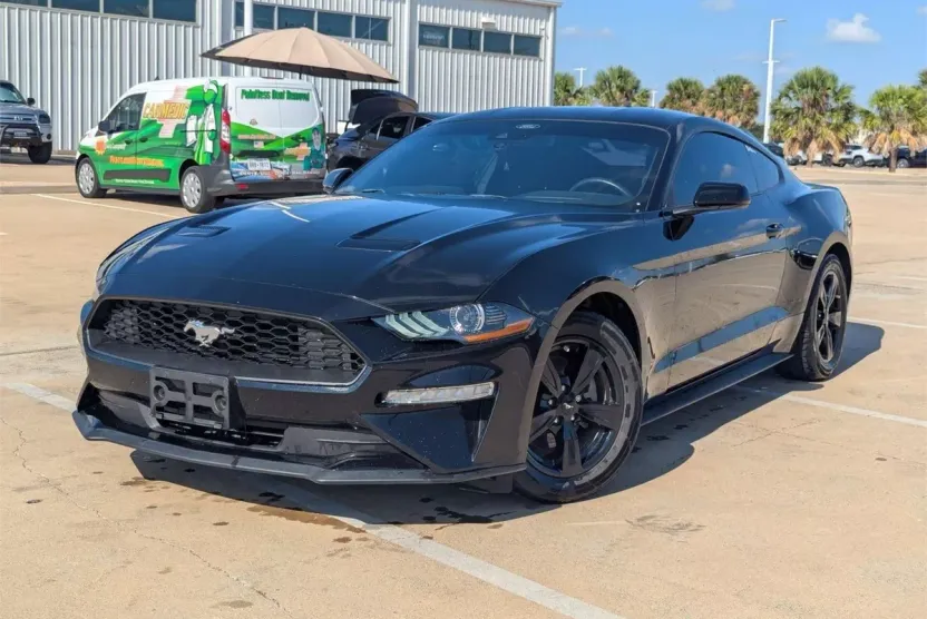 2022 Ford Mustang EcoBoost Premium photo 1