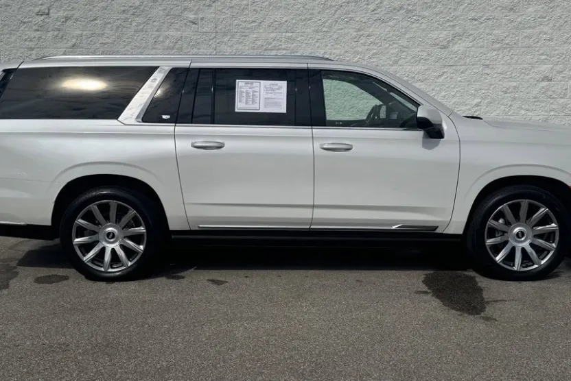 2023 Cadillac Escalade ESV Premium Luxury Platinum photo 1