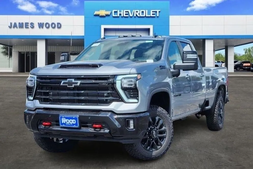 2025 Chevrolet Silverado 3500HD LT photo 1