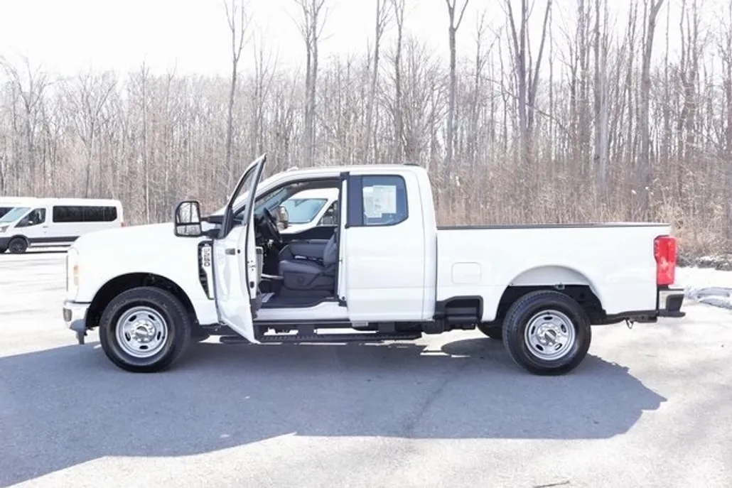 2023 Ford F-250 photo 1