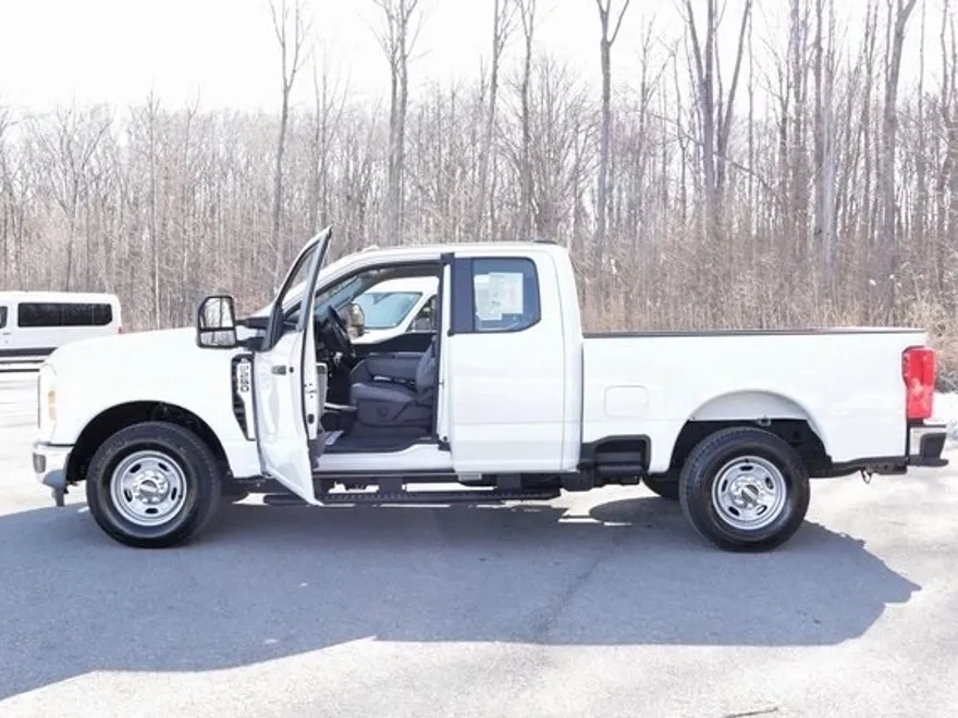 2023 Ford F-250 photo 1