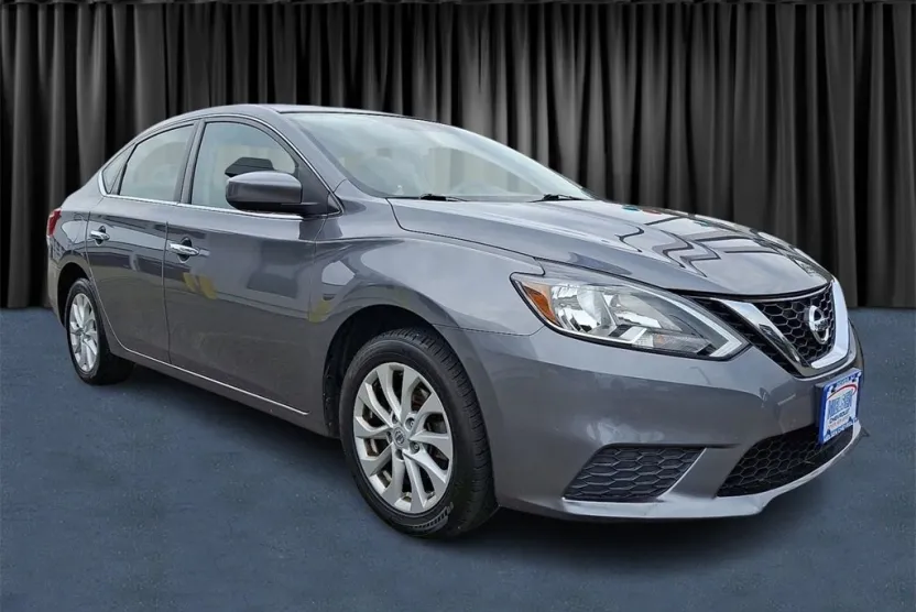 2019 Nissan Sentra SV photo 1