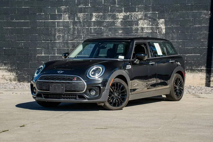 2023 Mini Clubman Base S ALL4 photo 1