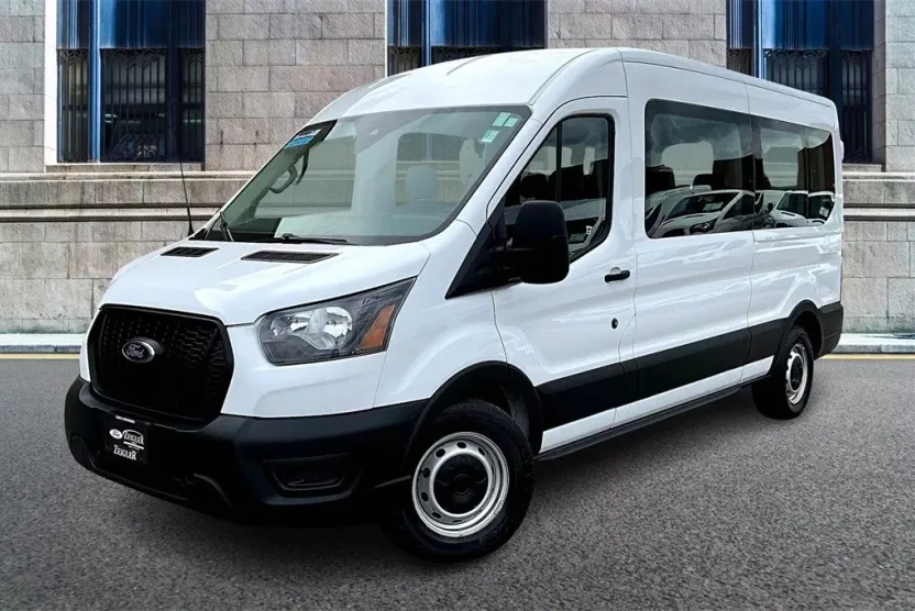 2022 Ford Transit Passenger XL photo 1