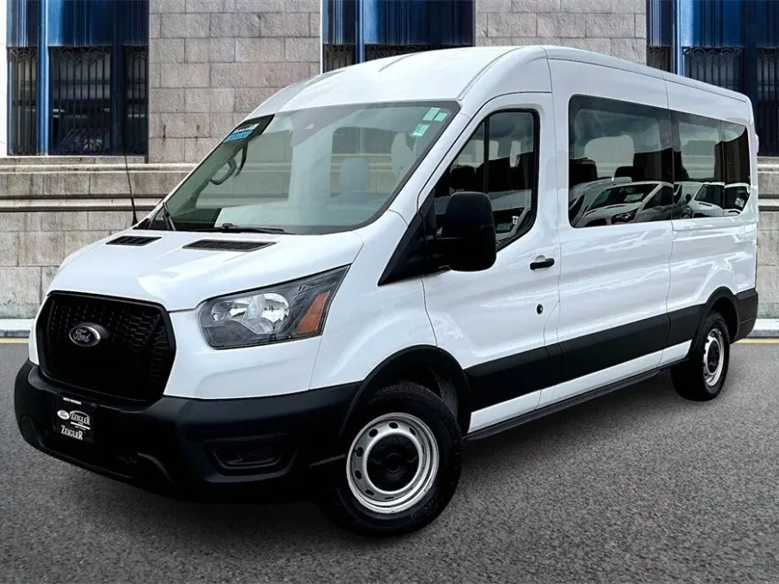 2022 Ford Transit Passenger XL photo 1