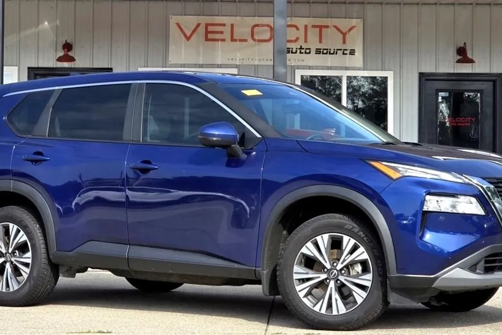 2023 Nissan Rogue SV photo 1