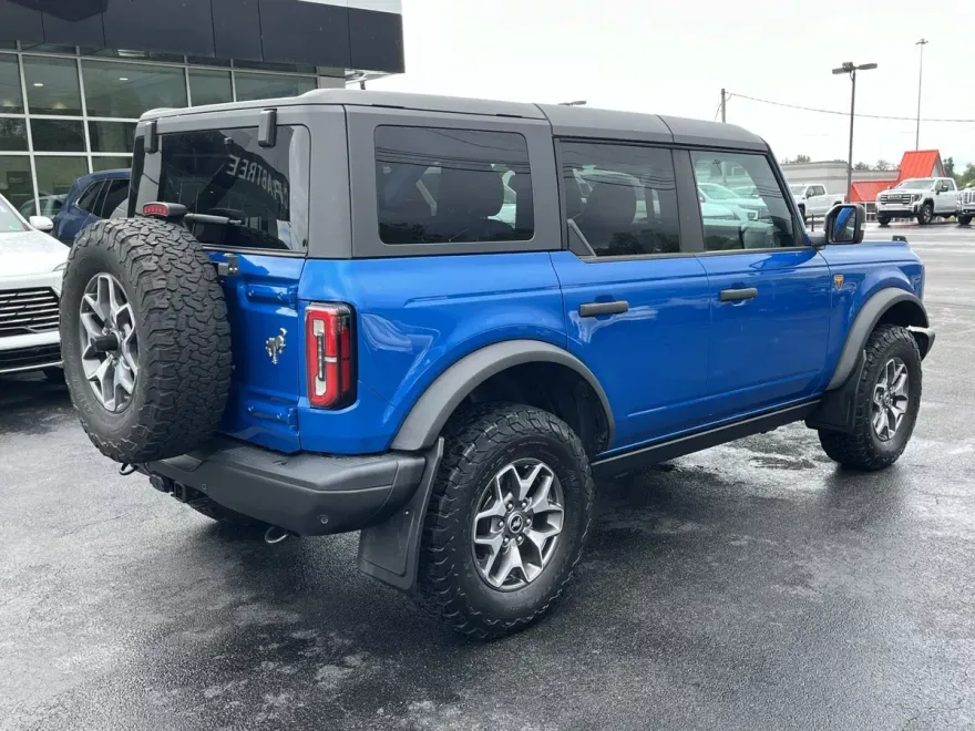 2023 Ford Bronco Badlands photo 1