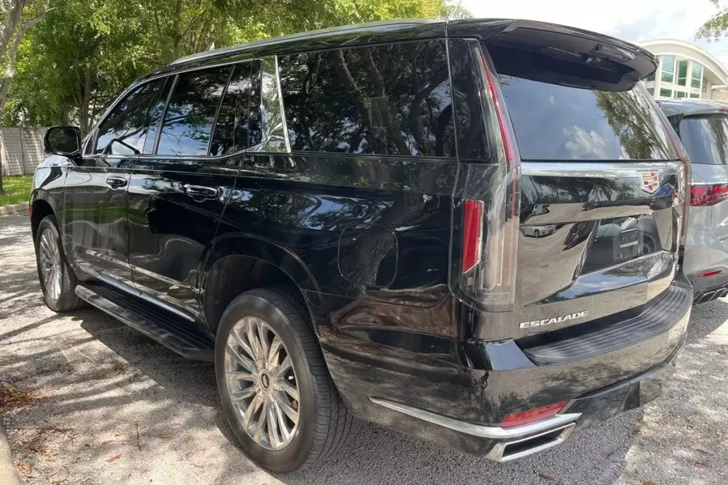 2023 Cadillac Escalade Premium Luxury photo 1